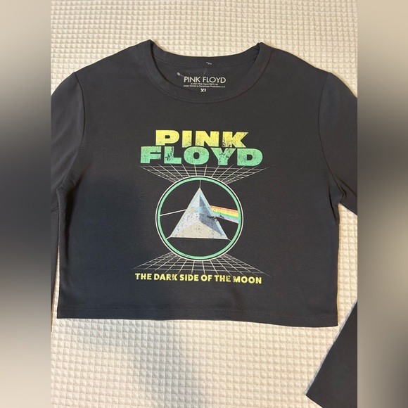 NWOT Pink Floyd Long Sleeve Crop Top - Picture 4 of 16